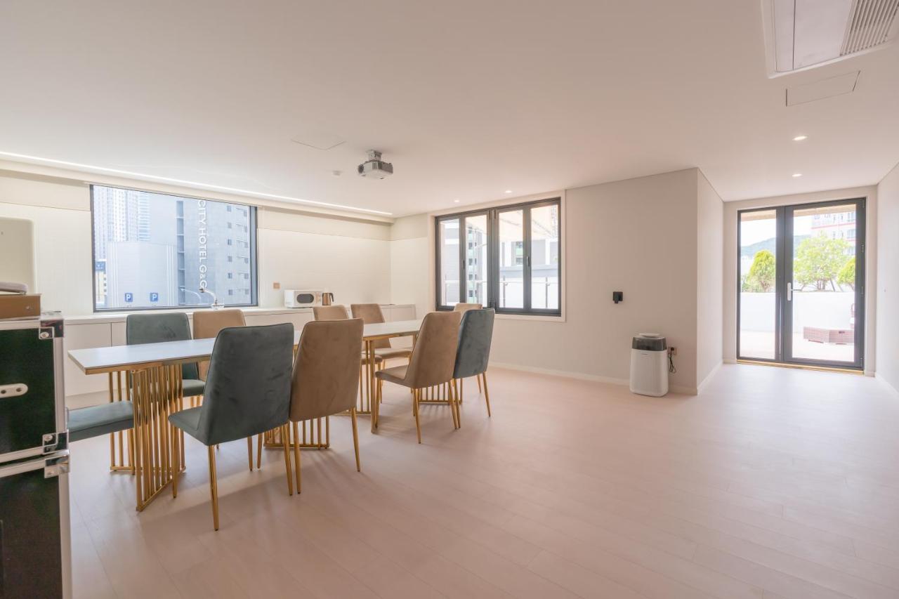 Denbasta Central Hotel Seomyeon Puszan Kültér fotó